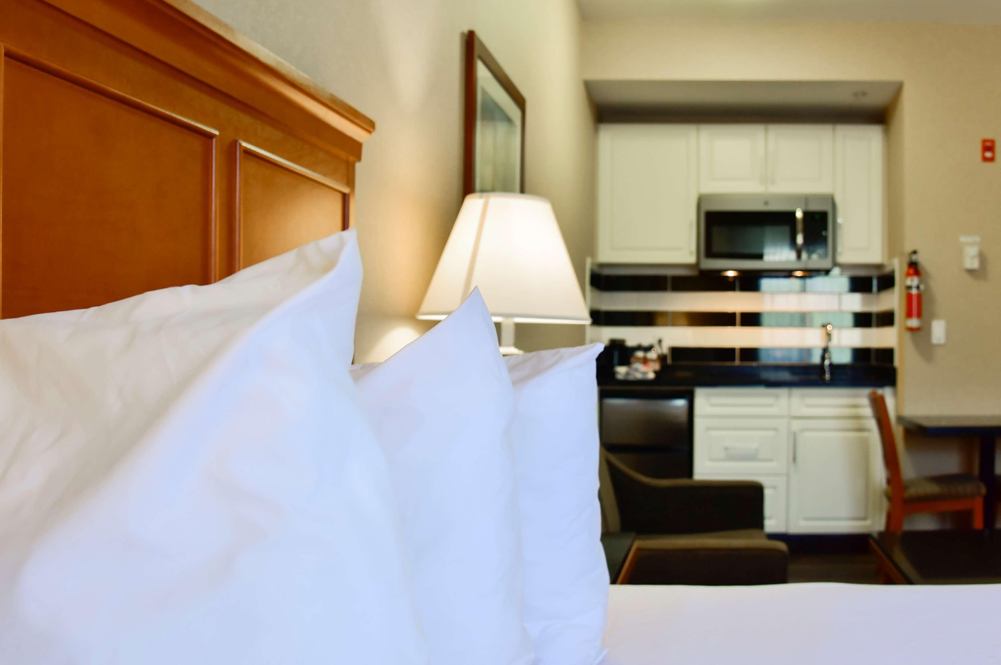 Best Western Plus Osoyoos Hotel & Suites Exterior photo