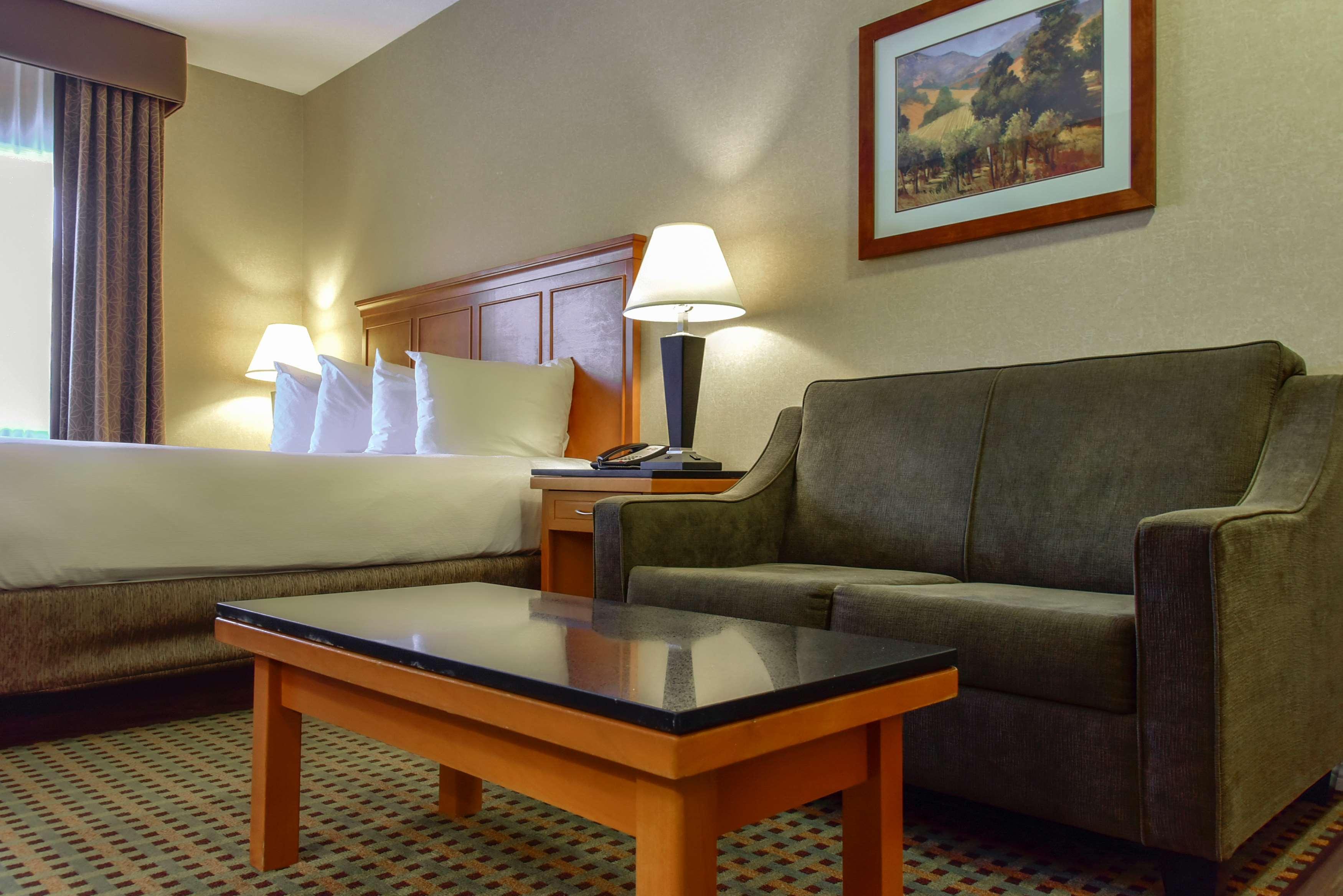 Best Western Plus Osoyoos Hotel & Suites Exterior photo