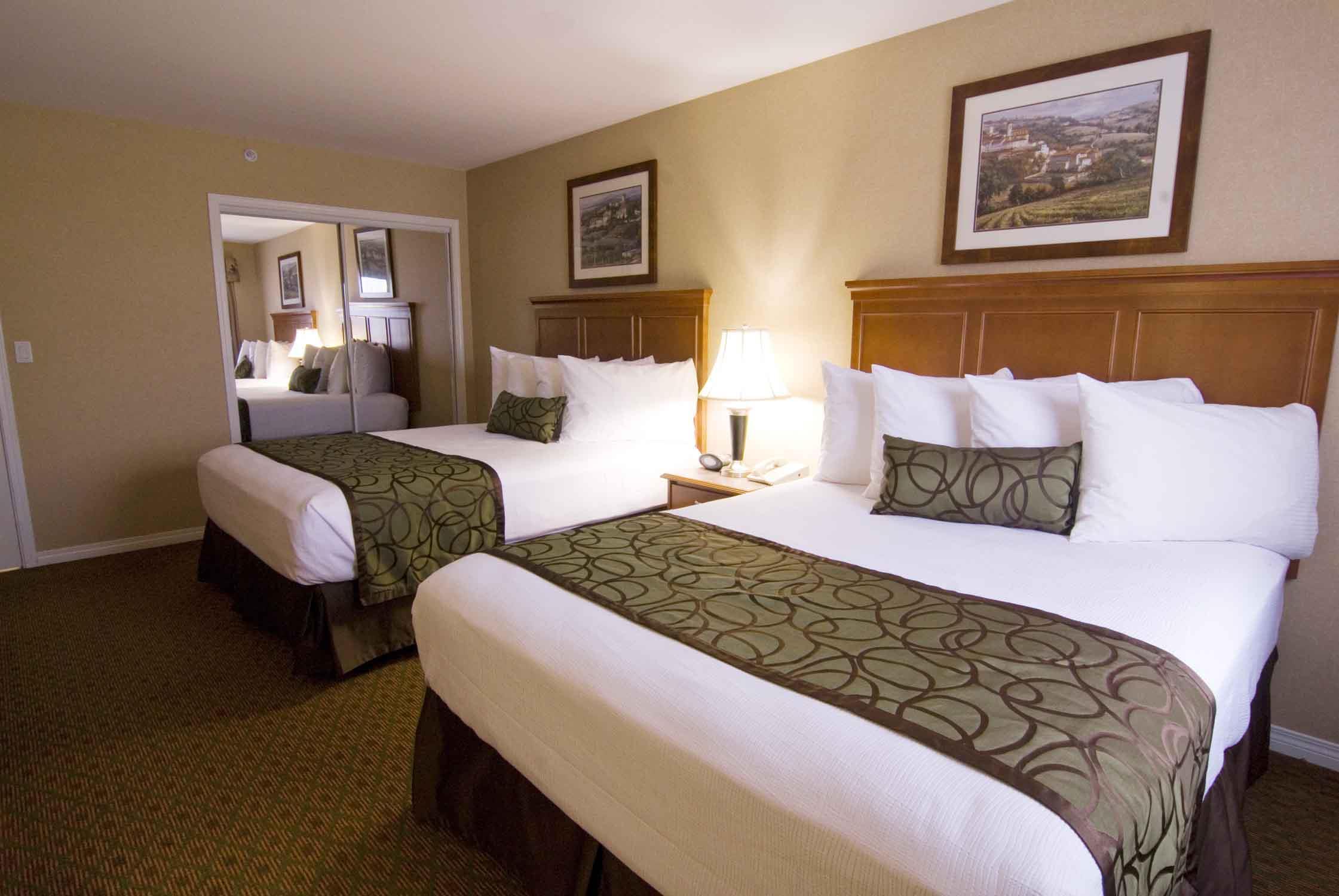Best Western Plus Osoyoos Hotel & Suites Exterior photo