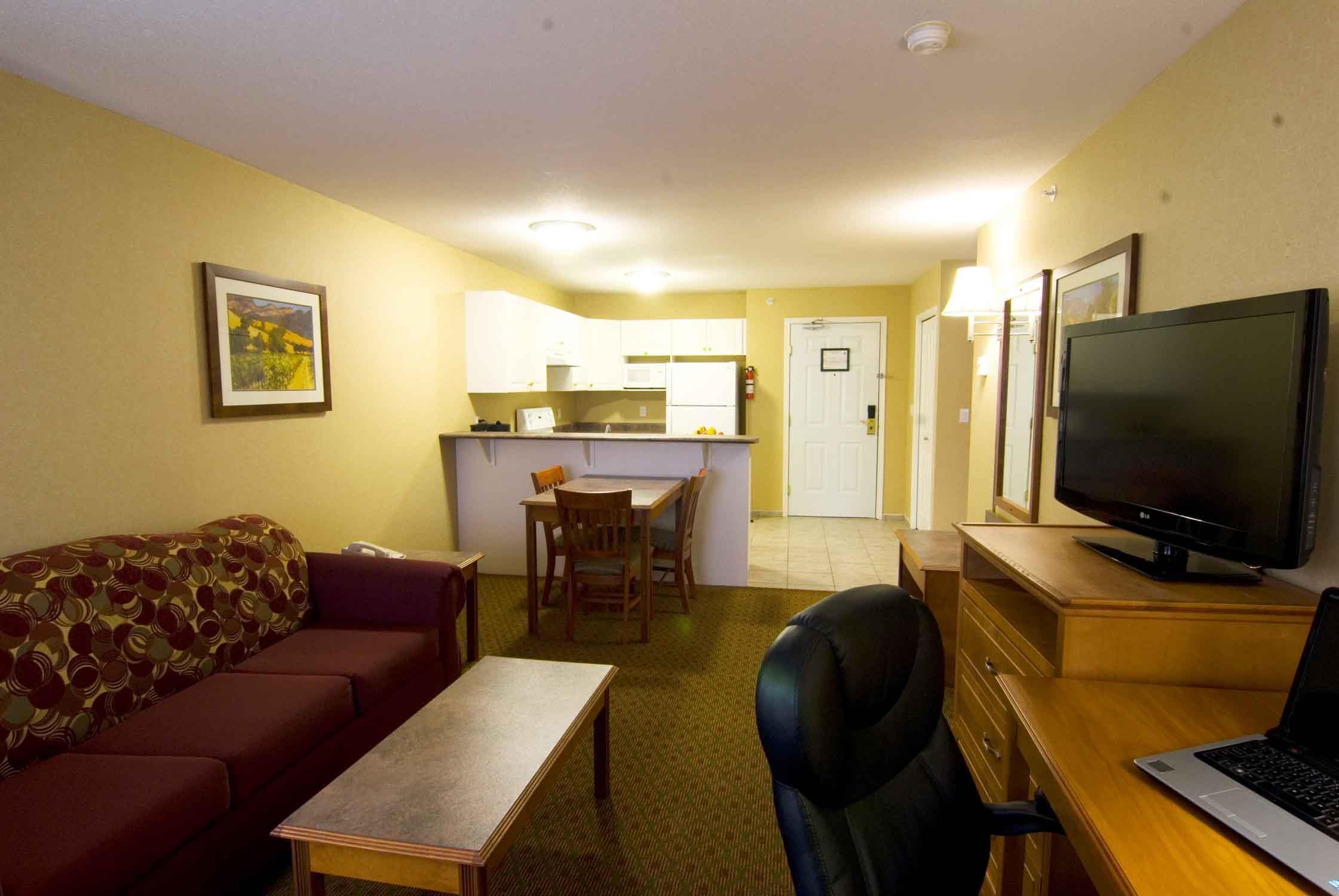 Best Western Plus Osoyoos Hotel & Suites Exterior photo