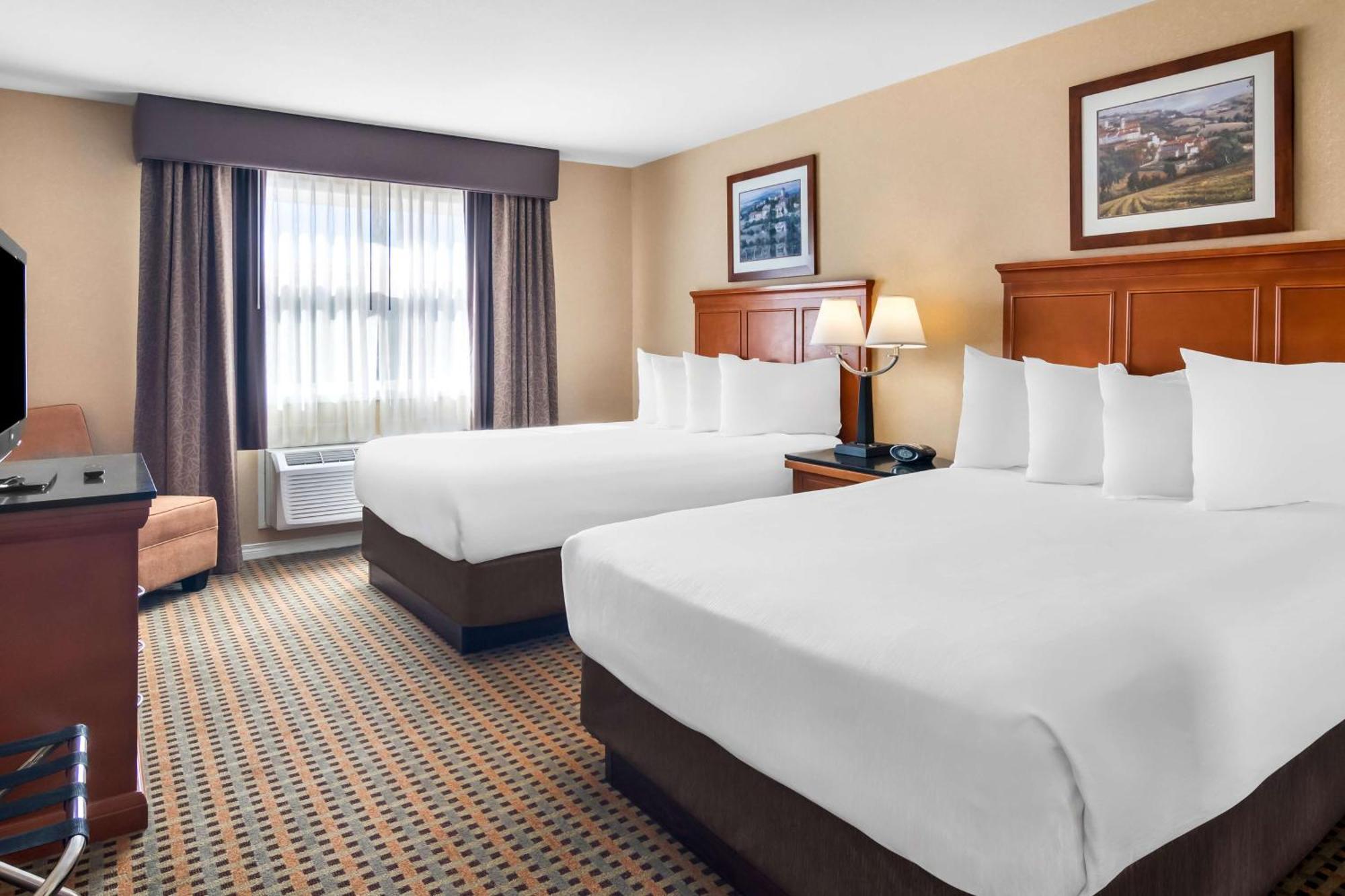 Best Western Plus Osoyoos Hotel & Suites Exterior photo